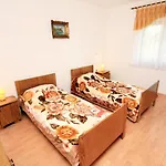 Сasa de vacaciones Family Friendly House With A Swimming Pool Valtura, Pula - 6913 Ližnjan