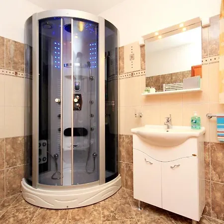 Family Friendly House With A Swimming Pool Valtura, Pula - 6913 Nyaraló *