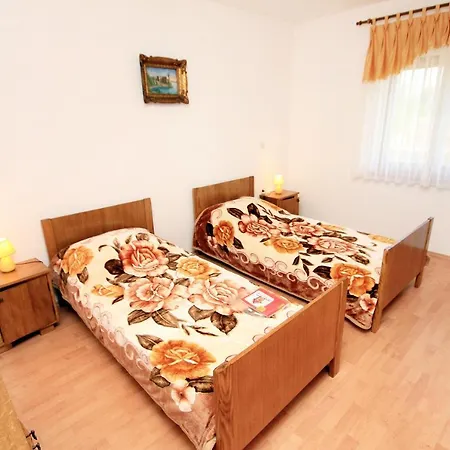 Nyaraló Family Friendly House With A Swimming Pool Valtura, Pula - 6913 Ližnjan