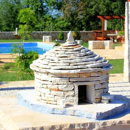 Family Friendly House With A Swimming Pool Valtura, Pula - 6913 Сasa de vacaciones *
